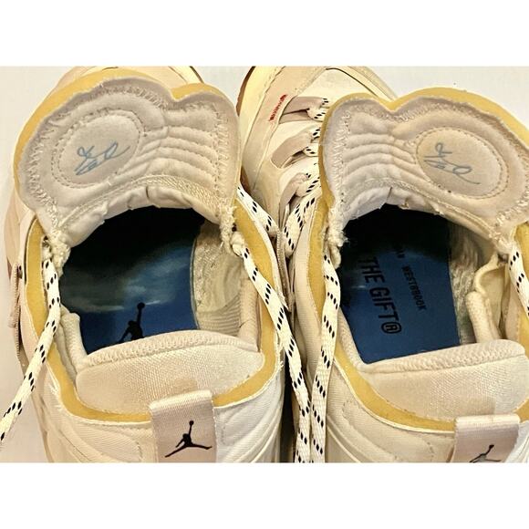 Air Jordan SIZE 11 Honor The Gift x Jordan Why Not Zer0.5 Inner City Nike Beige - Picture 6 of 6
